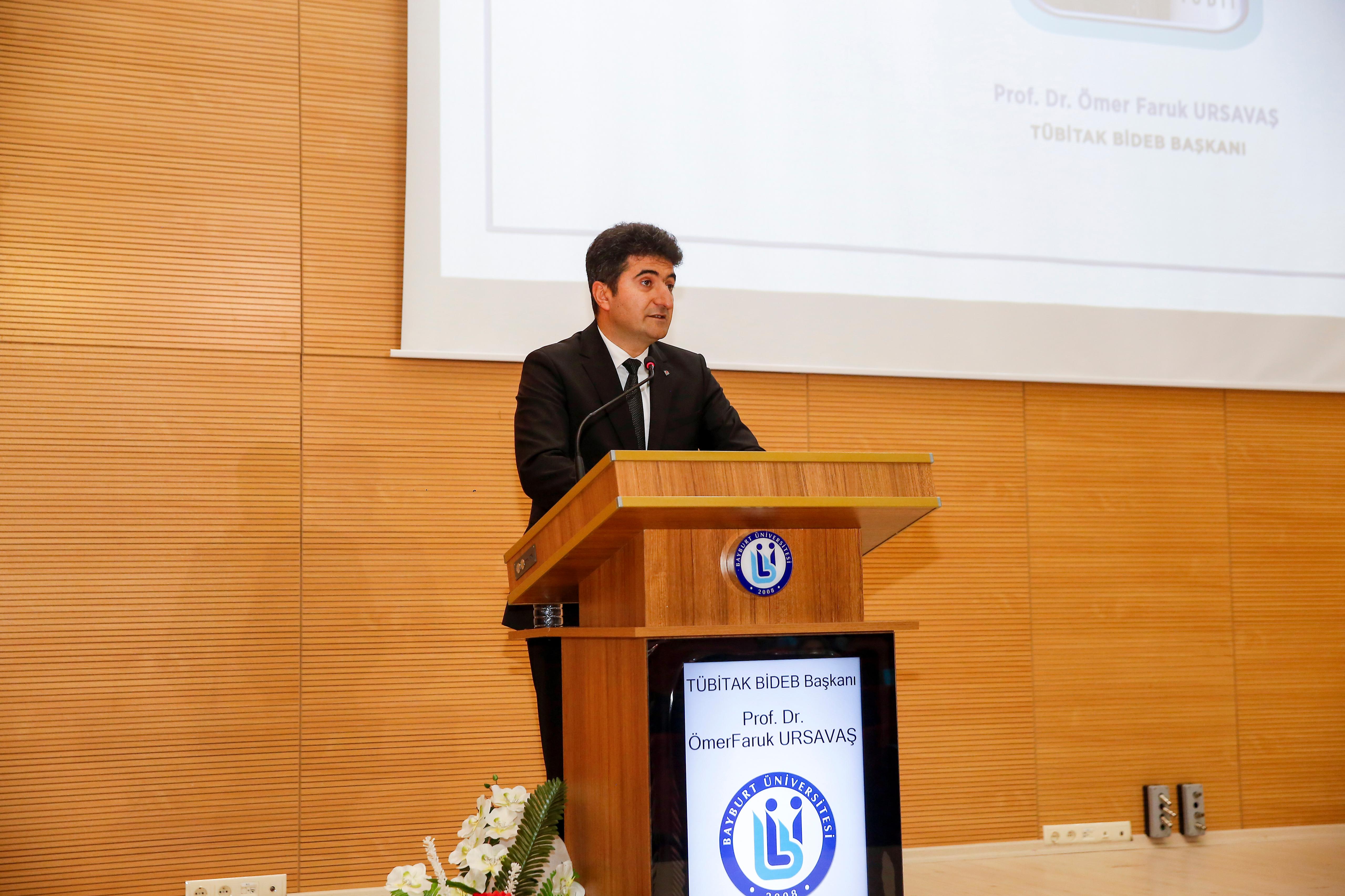 Gelenekselleşen Akademik ve İdarî Taltif Törenimiz, TÜBİTAK BİDEB Başkanı Ursavaş'ın Katılımıyla Gerçekleşti