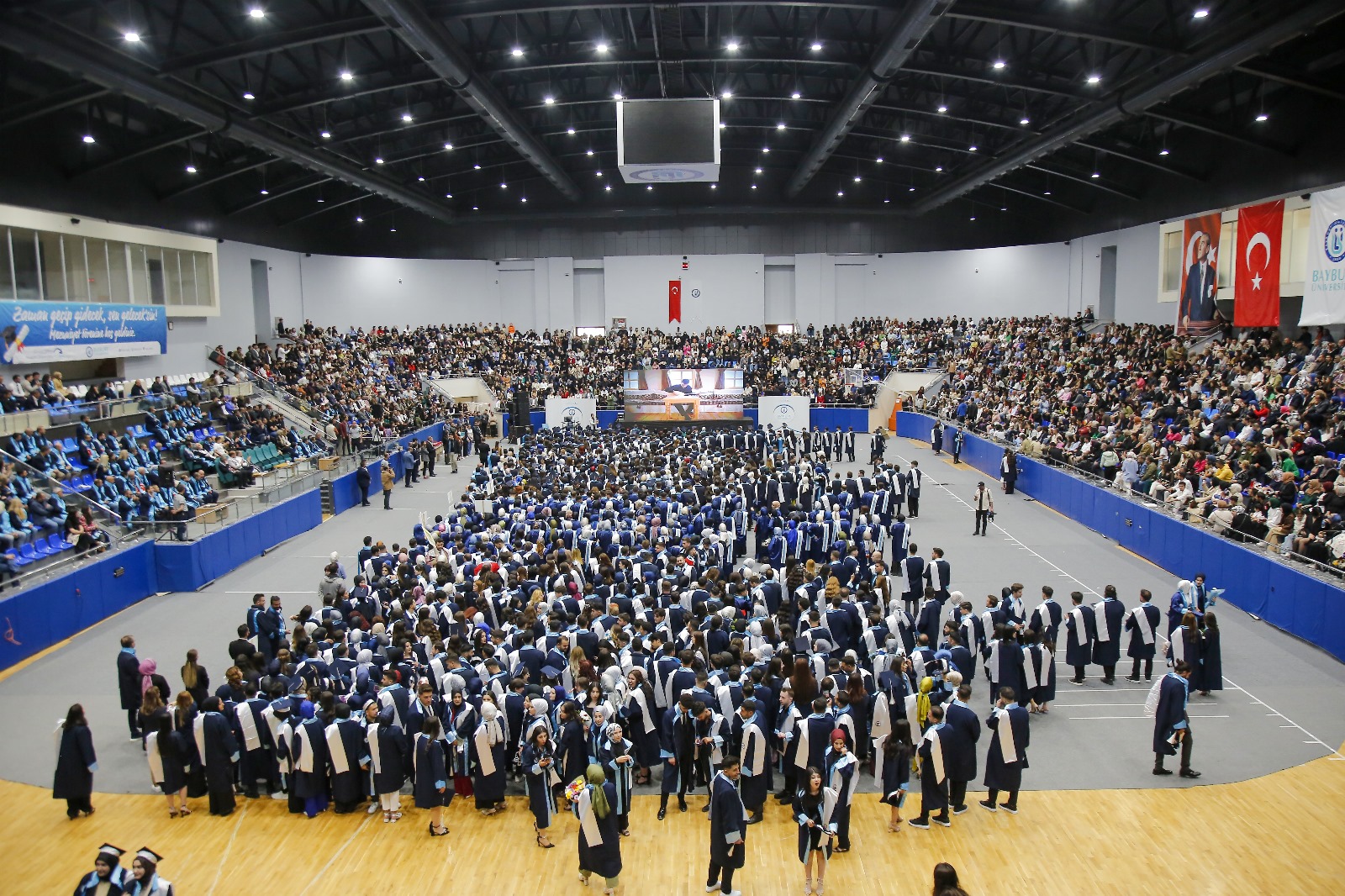 1500 Lisans Öğrencimiz, 2023-2024 Akademik Yılı Mezuniyet  Coşkusunu Yaşadı